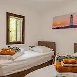 Prázdninový dům Lee House, Wi-fi,free Parking, Hot Tube
