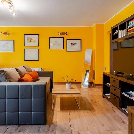 Semesterbostad Lee House, Wi-fi,free Parking, Hot Tube *