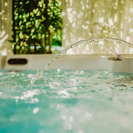 Lee House, Wi-fi,free Parking, Hot Tube Vikendica Peroj