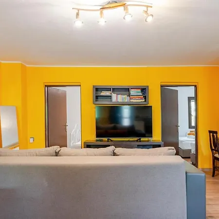Lee House, Wi-fi,free Parking, Hot Tube * Peroj