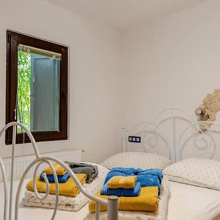 Lee House, Wi-fi,free Parking, Hot Tube Semesterbostad *