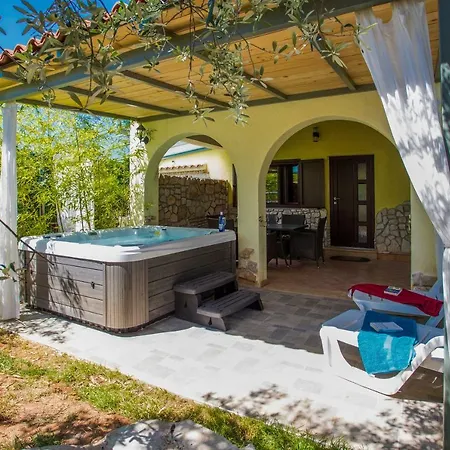 Ferienhaus Lee House, Wi-fi,free Parking, Hot Tube *