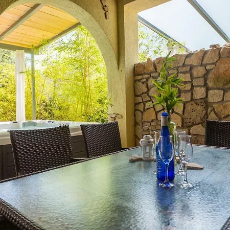 Lee House, Wi-fi,free Parking, Hot Tube Ferienhaus