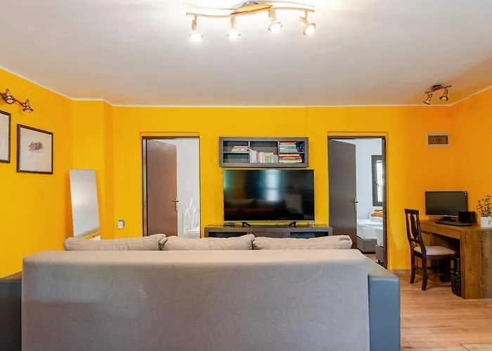 Lee House, Wi-fi,free Parking, Hot Tube * Peroj