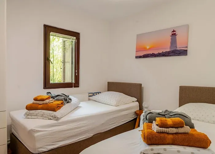 Prázdninový dům Lee House, Wi-fi,free Parking, Hot Tube